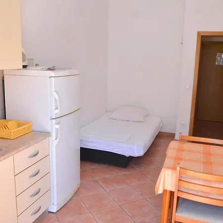 Gradac 13681c Apartment *